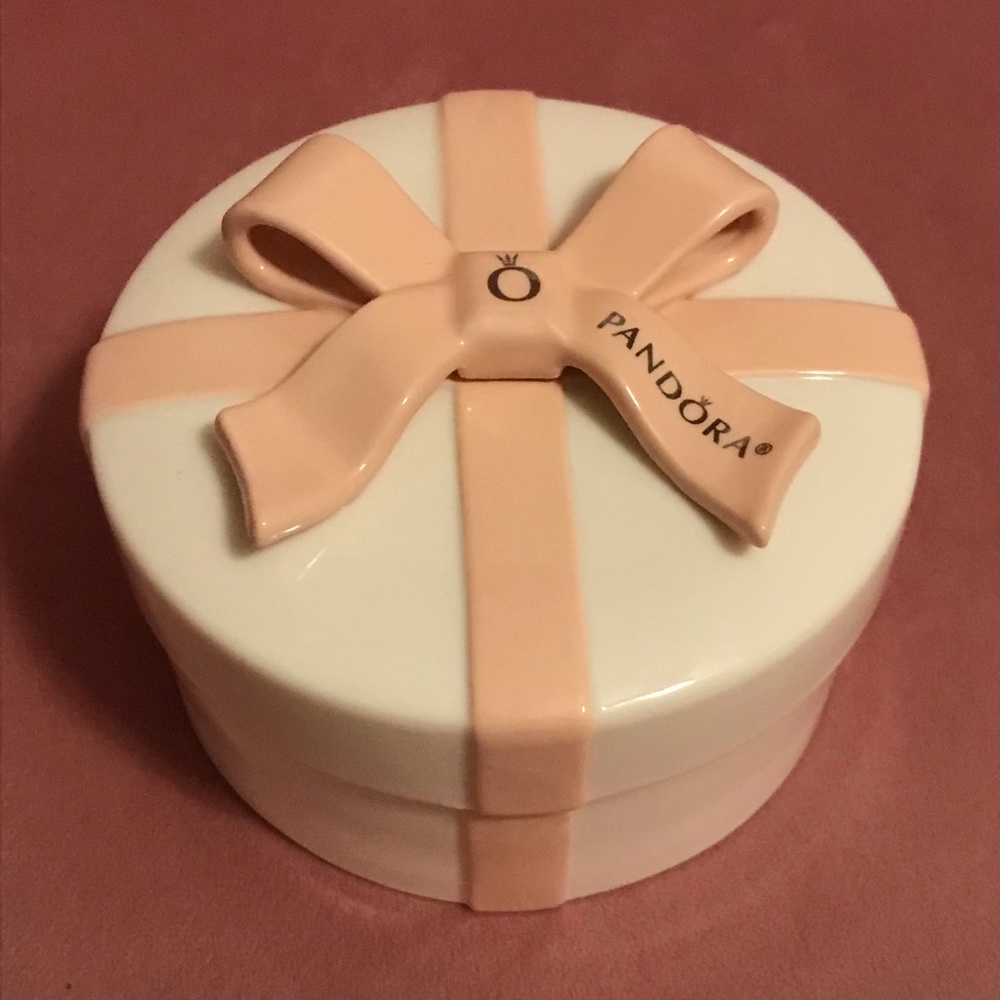 Pandora Gift Box